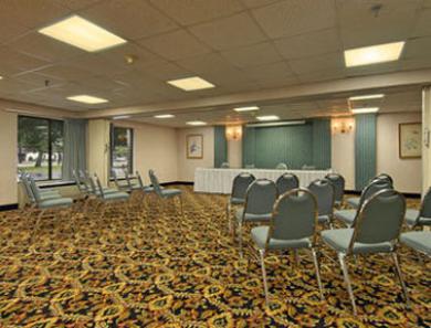 Days Inn By Wyndham Newport News City Center Oyster Point Fasilitas foto